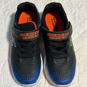 Skechers flex glow bolt Velcro shoes youth size 2